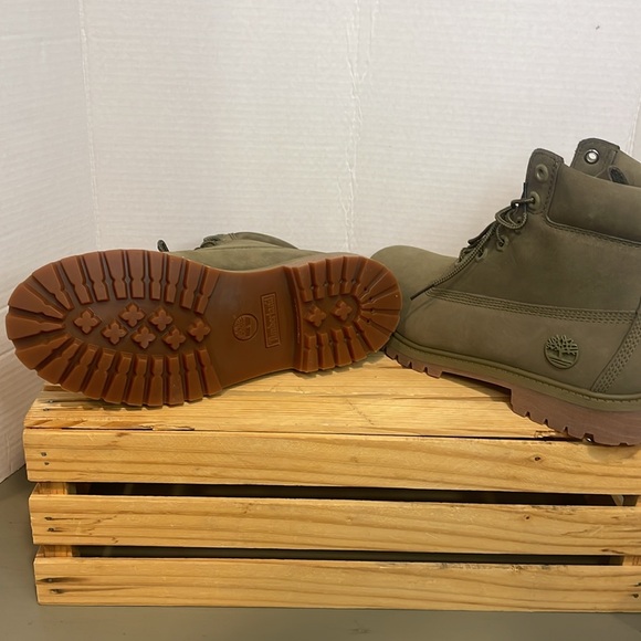 Kids olive Timberland boots - Picture 3 of 5